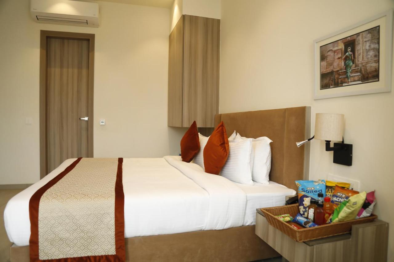 Hotel The Royal Vista فاراناسي المظهر الخارجي الصورة