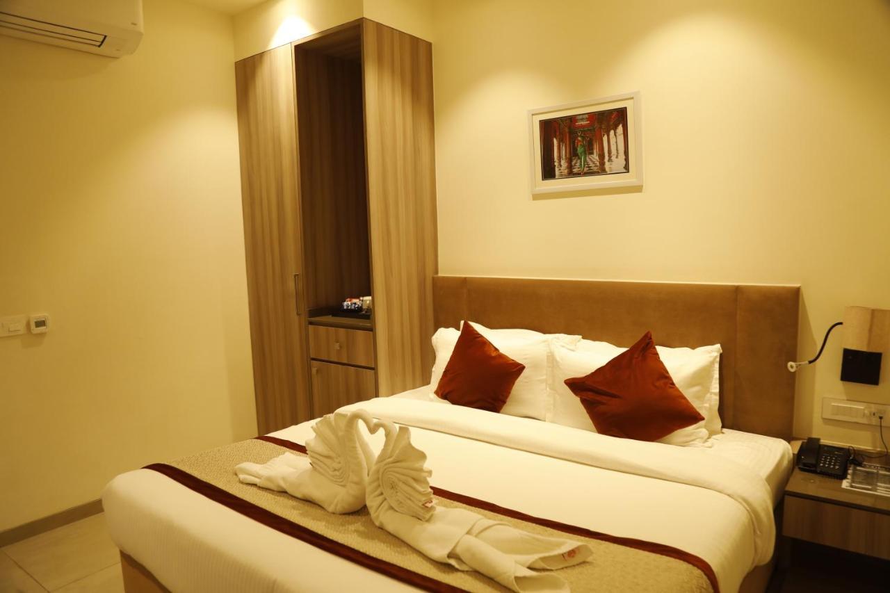Hotel The Royal Vista فاراناسي المظهر الخارجي الصورة